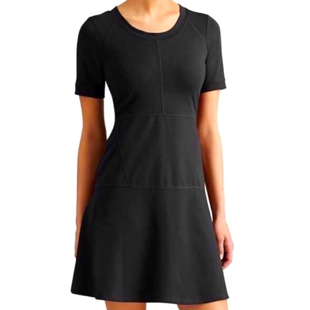 ATHLETA Black Solid En Route A Line Fit & Flare Skater Dress Size M Tall